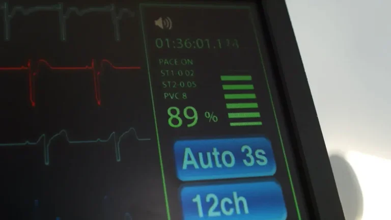 Battery Life and Portability: Choosing the Right ECG Monitor